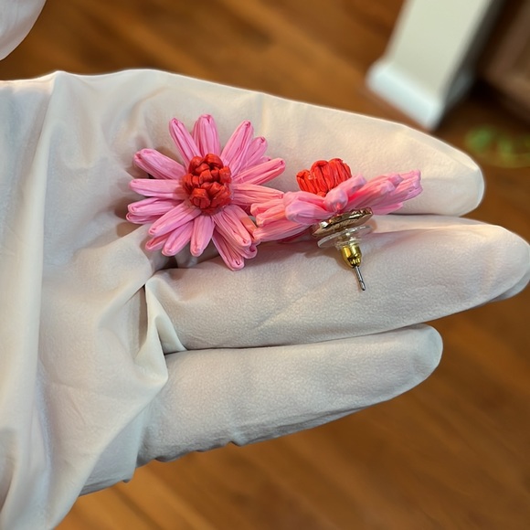 Raffia Flower Earrings - Picture 3 of 5